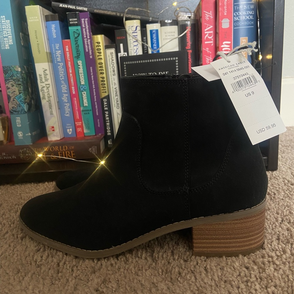 ‼️NWT‼️ American Eagle Outfitters Black Ankle Booties with Block Heel